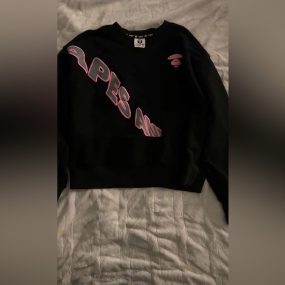 Bape women’s sweatshirt from the bape pop up barely worn - Picture 1 of 1